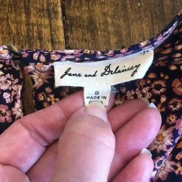 Jane & Delancey | Floral Peplum Ruffle Blouse - Picture 2 of 5